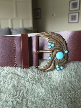 Brown Leather Women's Belt with Turquoise-Accent Leaf Buckle